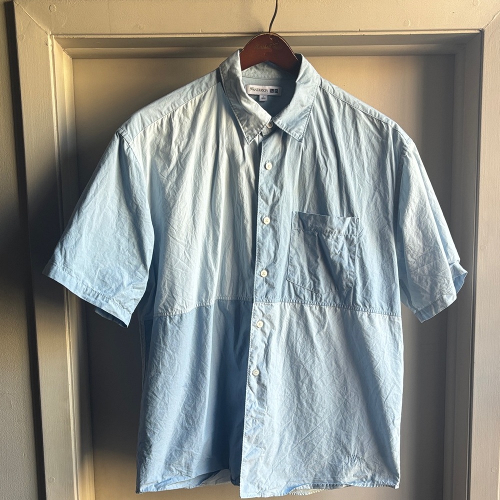 Uniqlo Men's Casual Light Blue Button Down Shirt